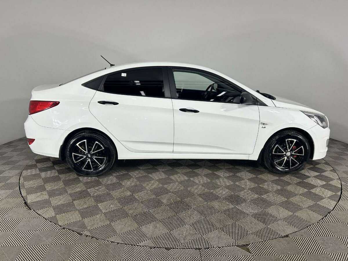 Купить Hyundai Solaris, 2015, 130 893 км, фото №4
