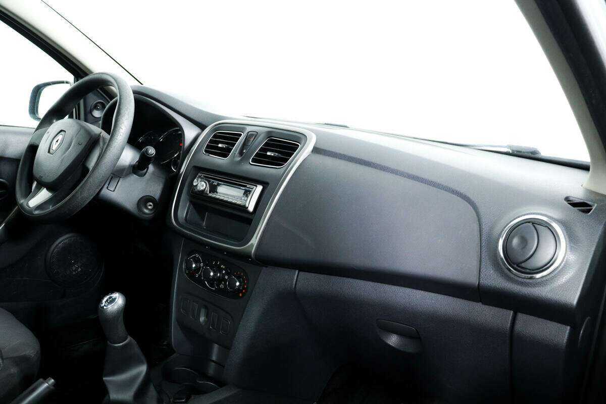 Купить Renault Logan, 2016, 121 131 км, фото №9