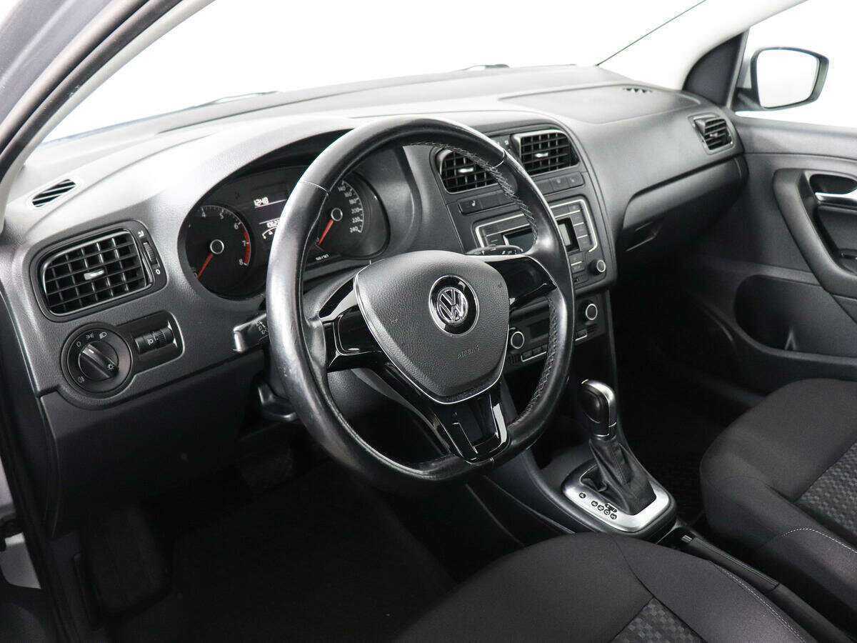 Купить Volkswagen Polo, 2016, 106 235 км, фото №9