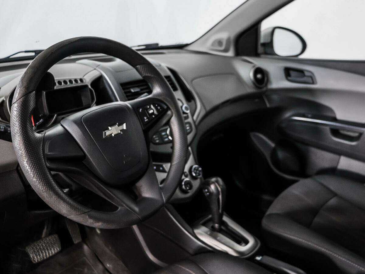 Купить Chevrolet Aveo, 2013, 175 959 км, фото №9