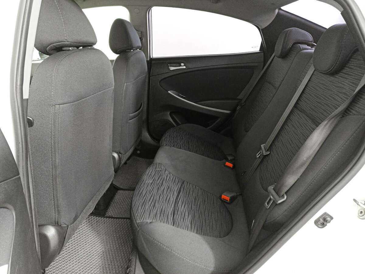 Купить Hyundai Solaris, 2015, 125 600 км, фото №10