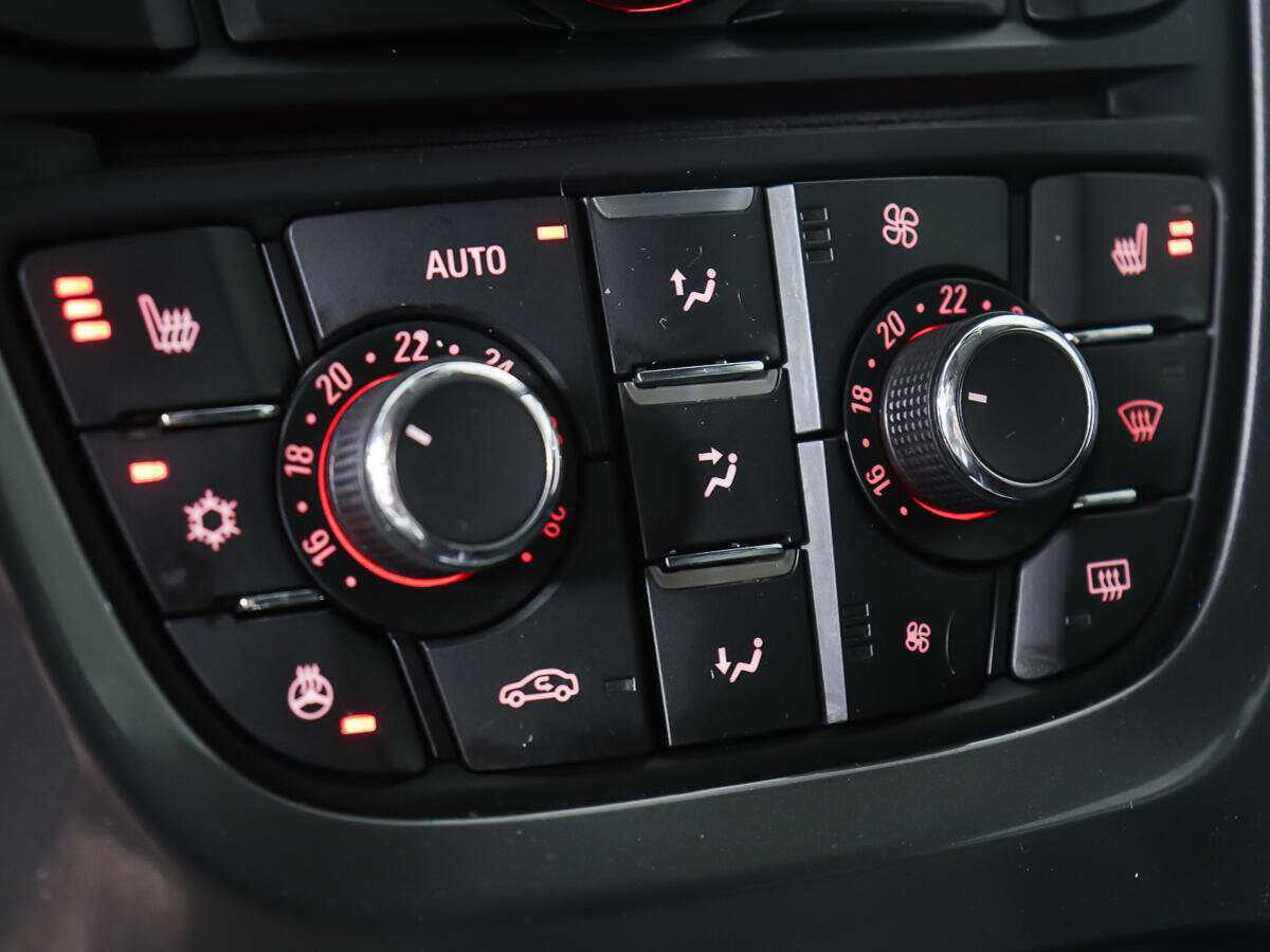 Купить Opel Astra, 2013, 167 050 км, фото №17