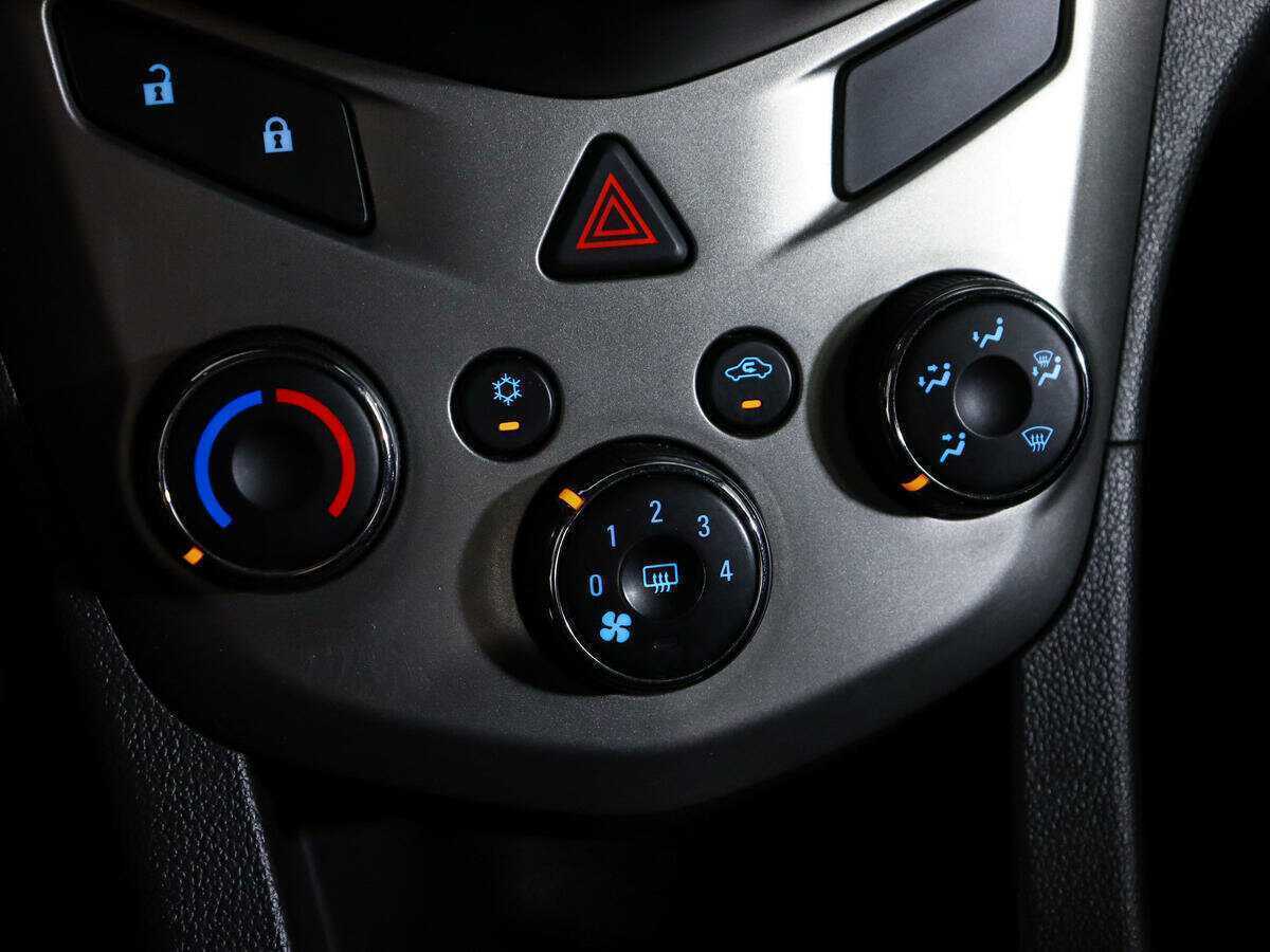 Купить Chevrolet Aveo, 2012, 124 188 км, фото №14