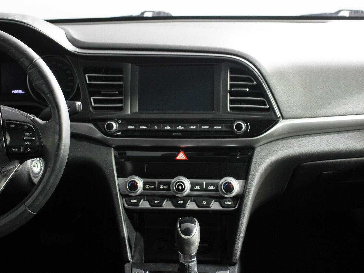 Купить Hyundai Elantra, 2020, 142 837 км, фото №10