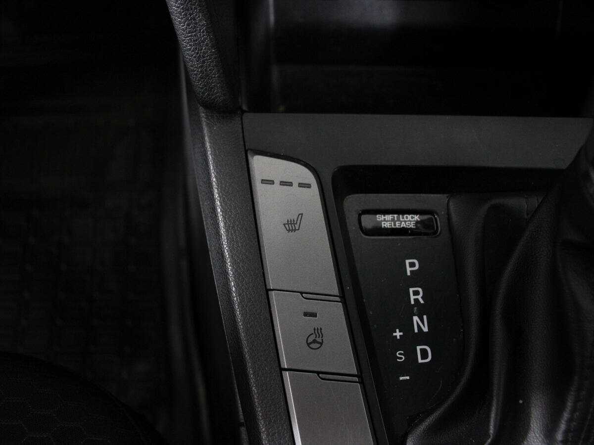 Купить Hyundai Elantra, 2020, 142 837 км, фото №15