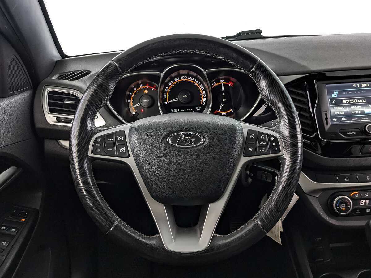 Купить Lada (ВАЗ) Vesta, 2019, 141 946 км, фото №17