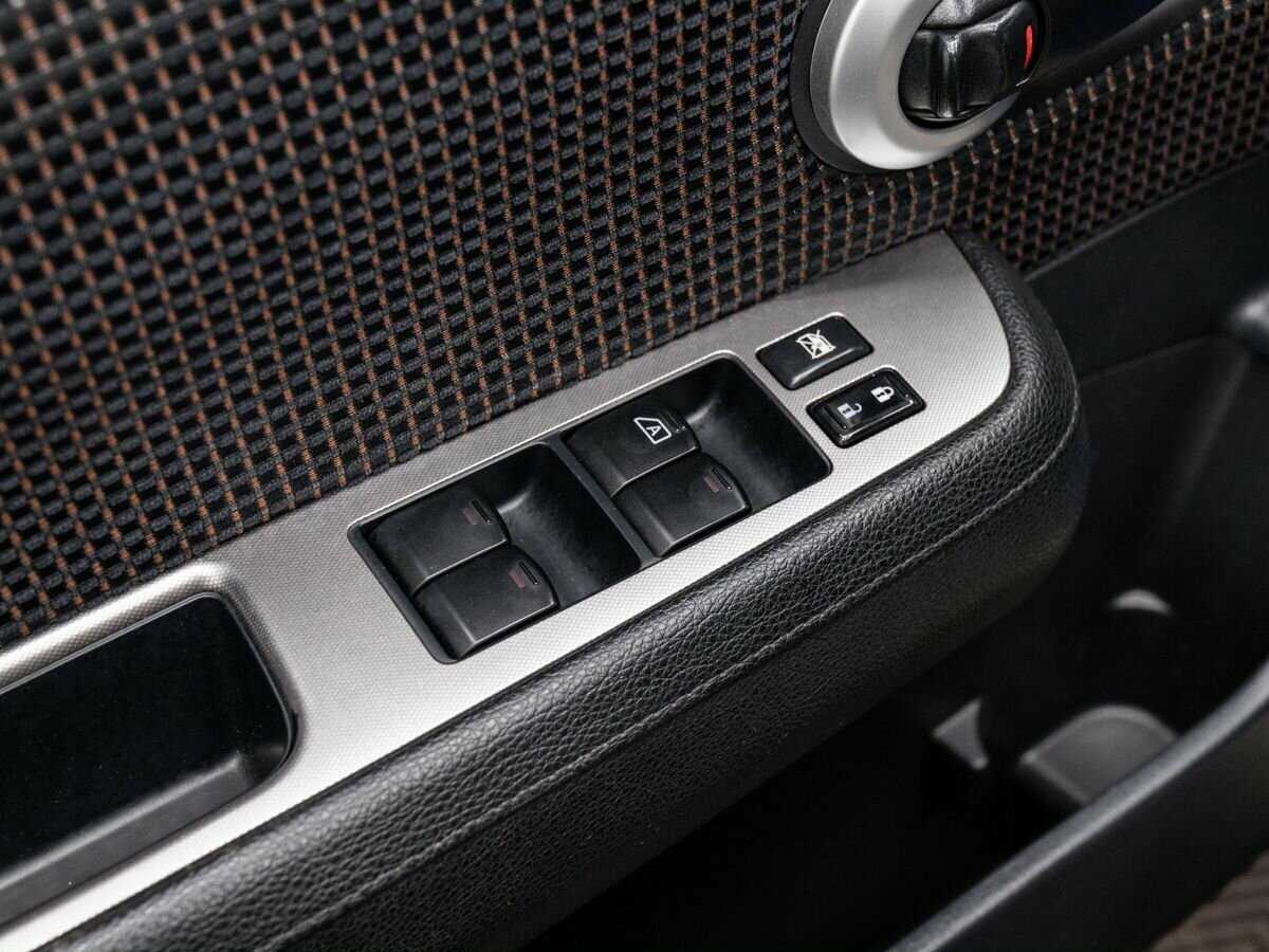 Купить Nissan Tiida, 2012, 197 312 км, фото №16