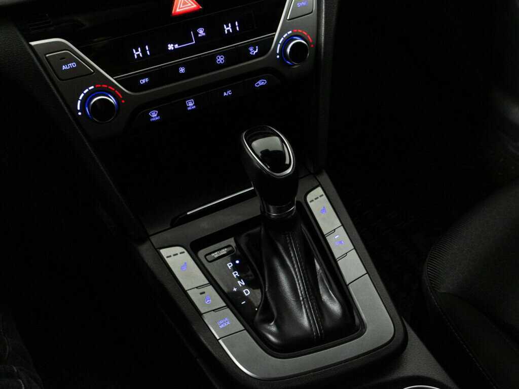 Купить Hyundai Elantra, 2018, 152 554 км, фото №17