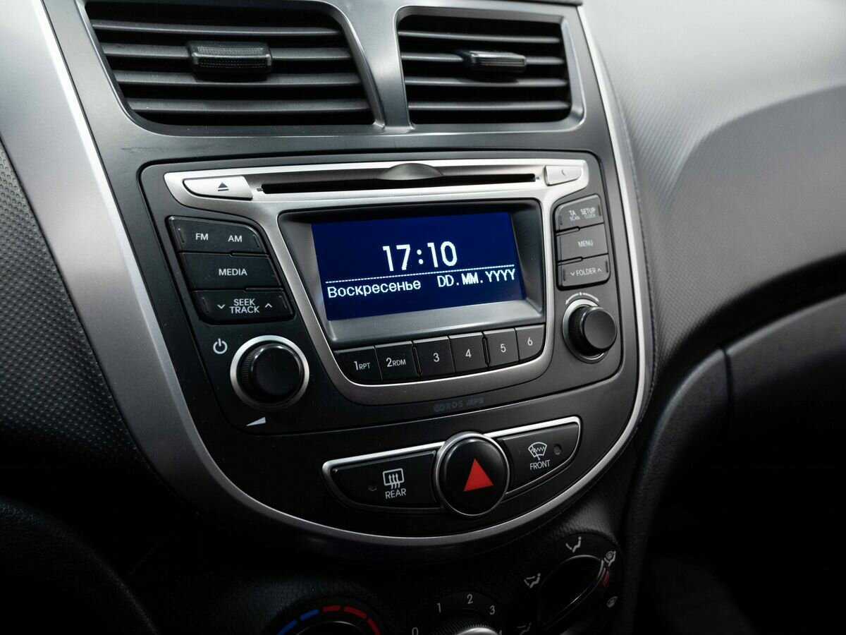 Купить Hyundai Solaris, 2015, 244 000 км, фото №15