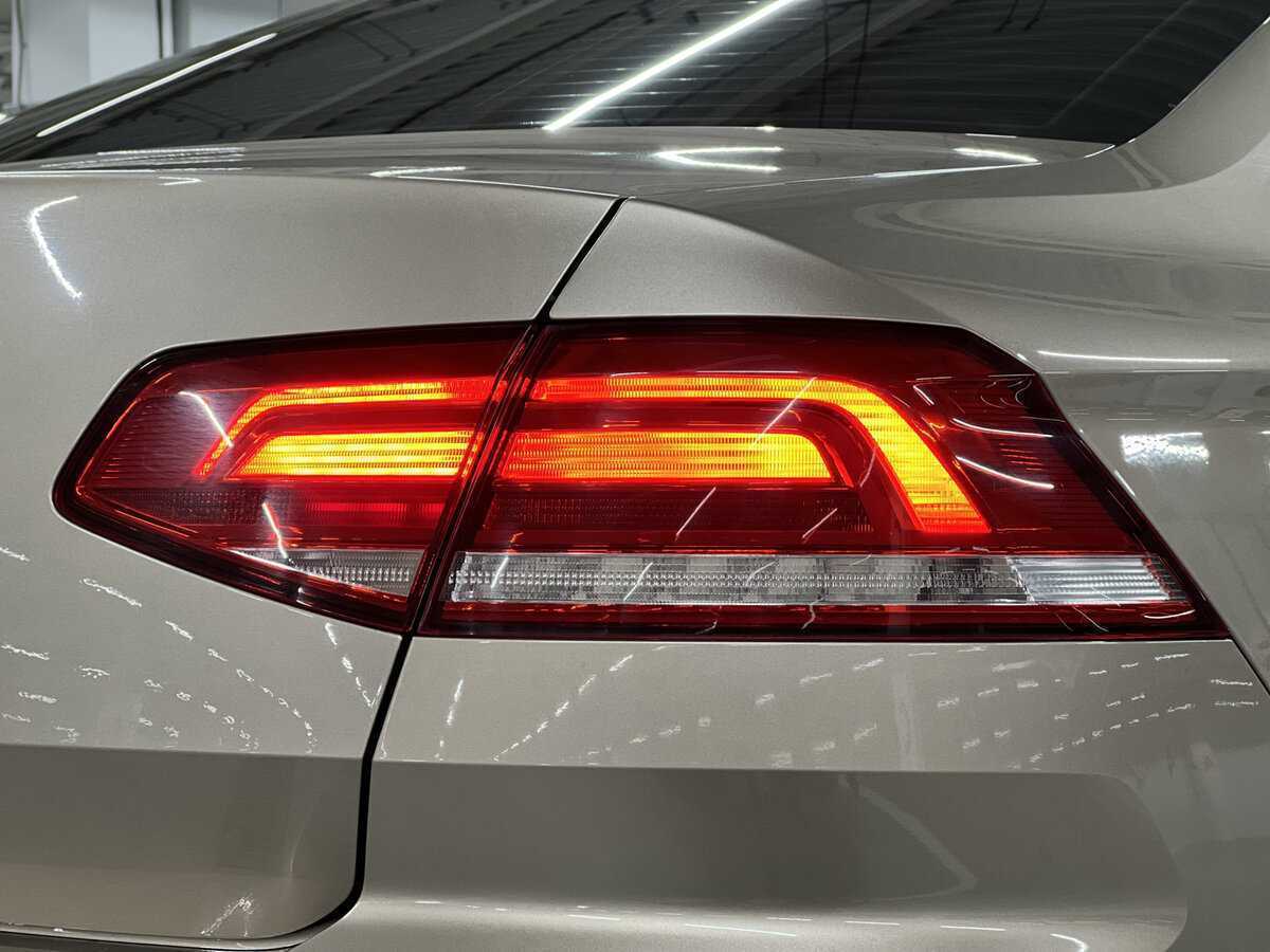 Купить Volkswagen Passat, 2016, 179 872 км, фото №9