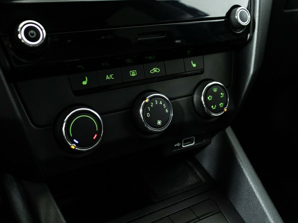 Купить Skoda Octavia III (A7) Рестайлинг, 2018, 104 000 км, фото №14