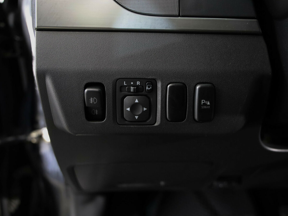 Купить Mitsubishi Pajero IV Рестайлинг 1, 2013, 288 593 км, фото №16